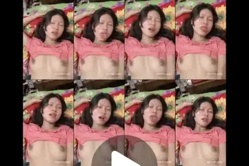 Azila Cewek 18+ Cantik Putih Mulus Pamer Nenen poster