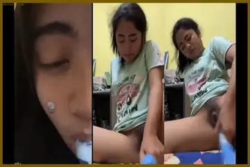 Kolpri Hani Hijab Masturbasi Pake Mainan poster