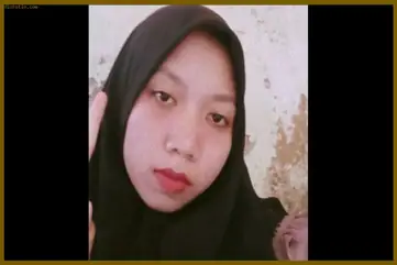 Laila Cewek Jilbab Kirain Lugu Eh Timun Masuk poster