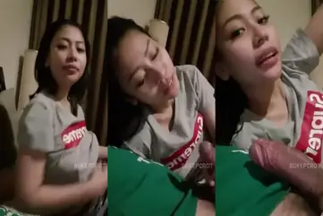 Tante Cantik Pasrah Servis Kasur Mantap Crot poster